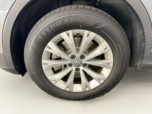 Used 2019 Volkswagen Tiguan SE AWD/4WD image 34