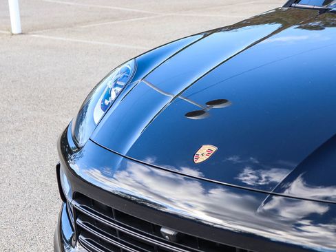 Used 2021 Porsche Cayenne Coupe image 5