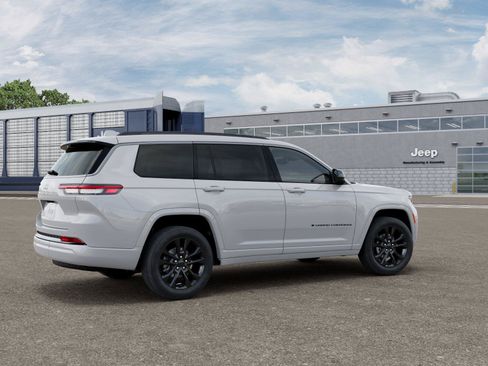 New 2026 Jeep Grand Cherokee L Limited AWD/4WD image 2