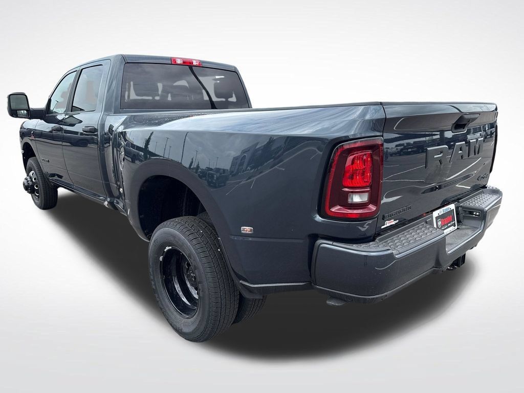 New 2026 RAM 3500 Big Horn AWD/4WD image 3