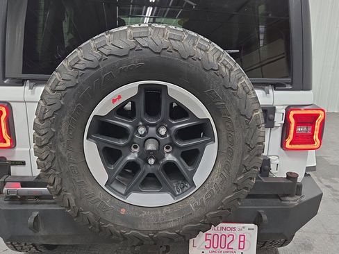 Used 2021 Jeep Wrangler Unlimited Rubicon AWD/4WD image 32