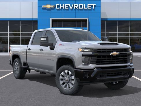 Used 2025 Chevrolet Silverado 2500 Custom w/ Z71 Off-Road Package AWD/4WD image 32