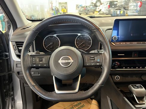 Used 2023 Nissan Rogue SV w/ SV Premium B Package image 29