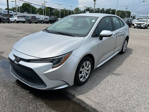 Used 2021 Toyota Corolla LE FWD image 1