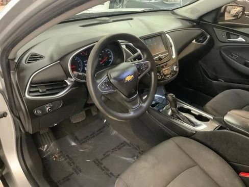 Used 2018 Chevrolet Malibu LT image 26