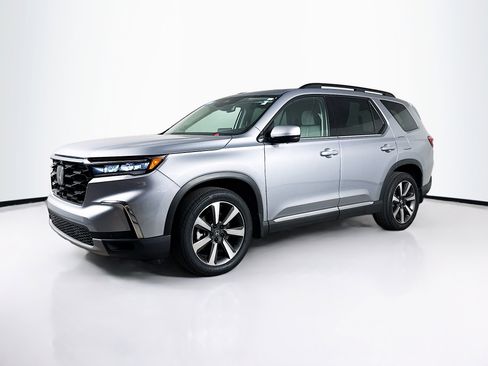 Used 2023 Honda Pilot Elite image 4