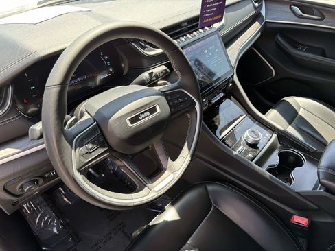 Used 2024 Jeep Grand Cherokee Limited 4xe AWD/4WD image 7