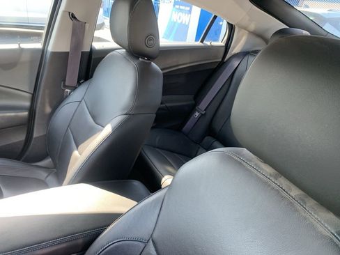 Used 2017 Chevrolet Volt LT w/ Comfort Package FWD image 18