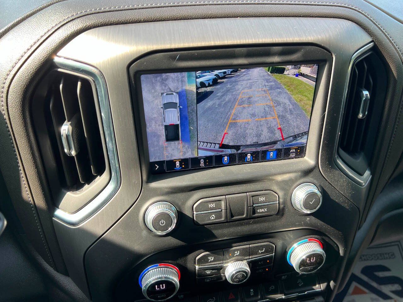 Used 2022 GMC Sierra 3500 Denali w/ Denali Ultimate Package AWD/4WD image 9