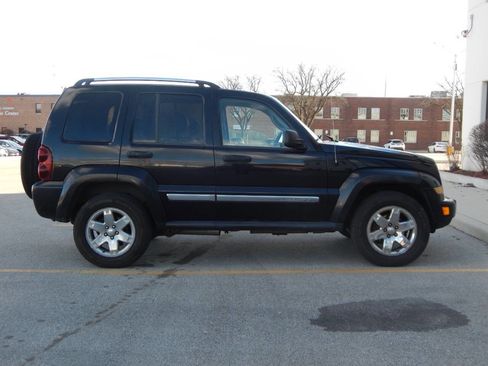 Used 2005 Jeep Liberty Limited image 20