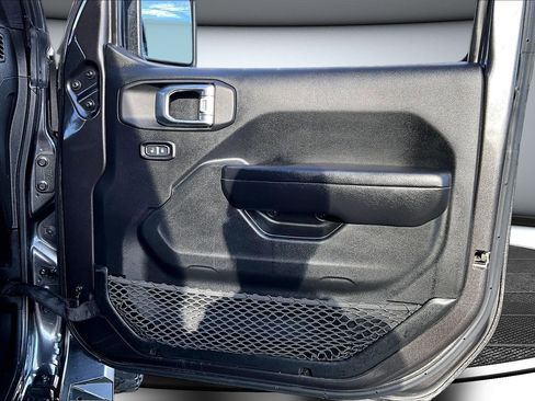 Used 2019 Jeep Wrangler Unlimited Rubicon w/ Uconnect 4C Nav & Sound Group image 26