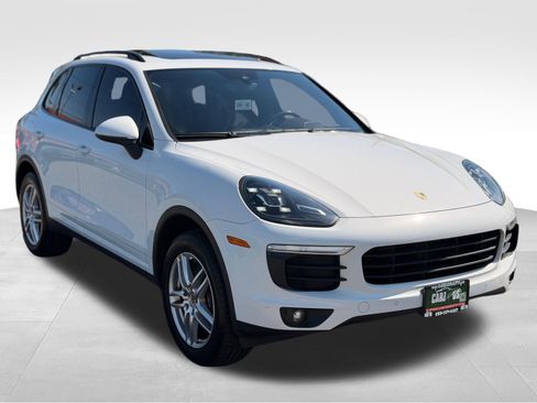 Used 2016 Porsche Cayenne AWD/4WD image 3