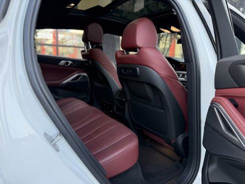 Used 2022 BMW X6 xDrive40i w/ M Sport Package image 38