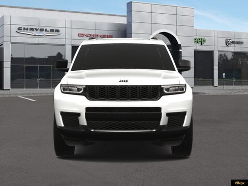 New 2025 Jeep Grand Cherokee L Altitude image 12