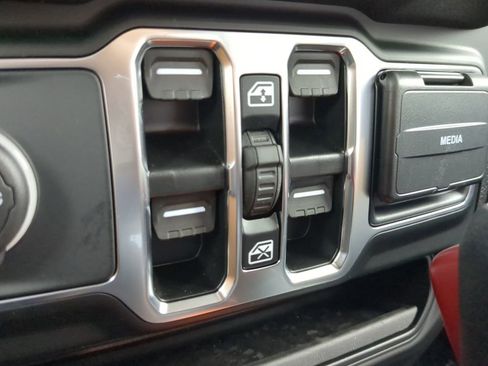 New 2025 Jeep Wrangler Sport S image 9