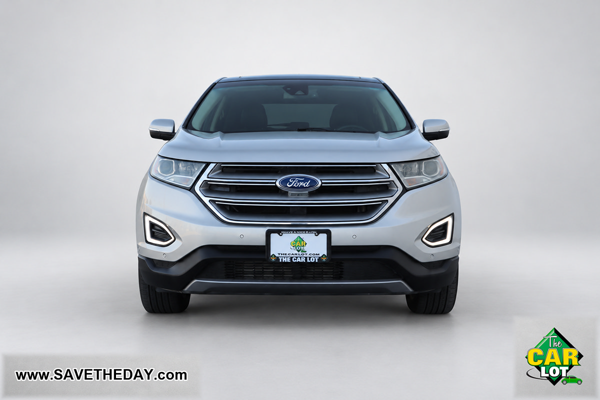 Used 2018 Ford Edge Titanium w/ Equipment Group 302A FWD image 11