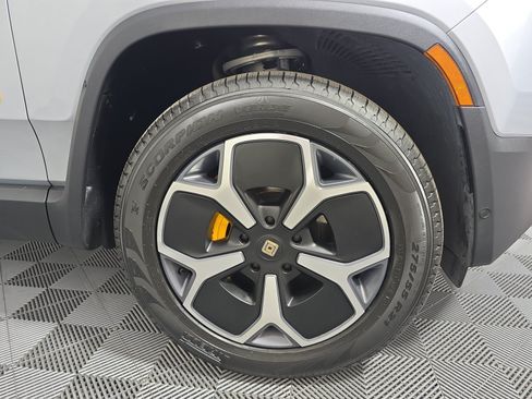 Used 2024 Rivian R1T Adventure AWD/4WD image 11
