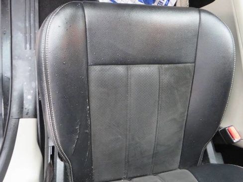 Used 2019 Dodge Grand Caravan SXT image 42