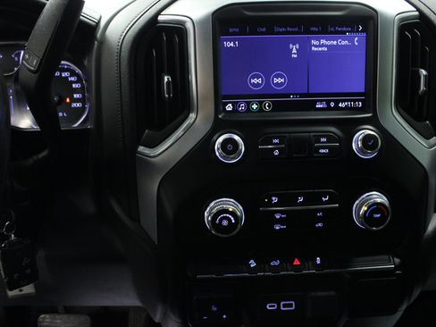 Used 2021 GMC Sierra 2500 SLE w/ X31 Off-Road Package AWD/4WD image 22