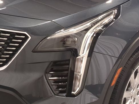 Used 2021 Cadillac XT4 Luxury w/ Cold Weather Package AWD/4WD image 14