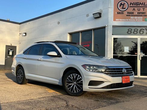 Used 2019 Volkswagen Jetta SE FWD image 1