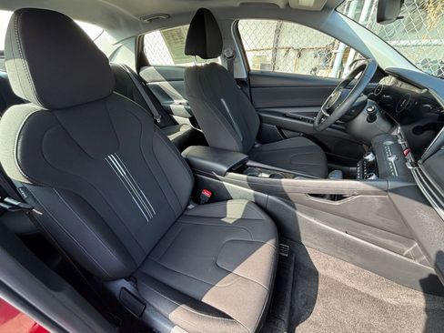 Used 2025 Hyundai Elantra SEL image 41