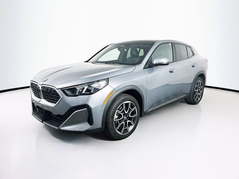 Used 2025 BMW X2 xDrive28i image 3