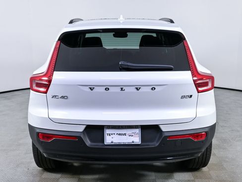 Certified 2025 Volvo XC40 B5 Plus image 30