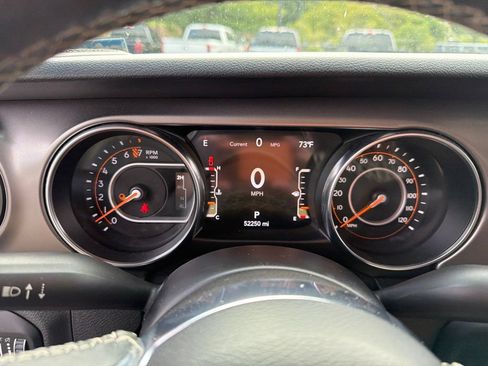 Used 2020 Jeep Gladiator Sport w/ Quick Order Package 24S AWD/4WD image 5