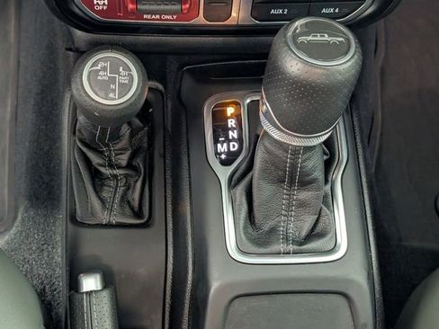 Certified 2024 Jeep Gladiator Overland AWD/4WD image 23