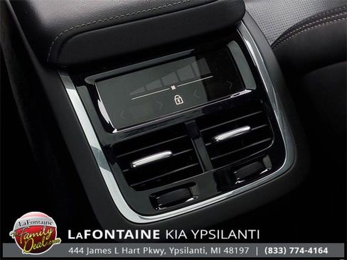 Used 2022 Volvo XC60 B6 Inscription w/ Protection Package Premier image 36