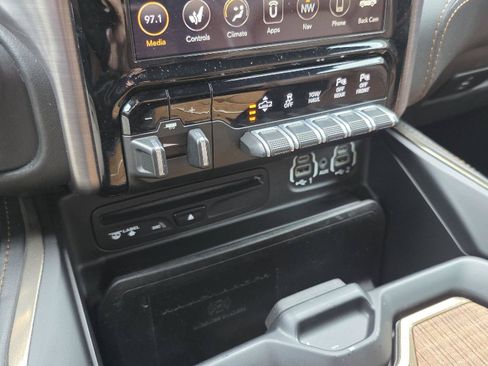 Used 2019 RAM 1500 Limited AWD/4WD image 22