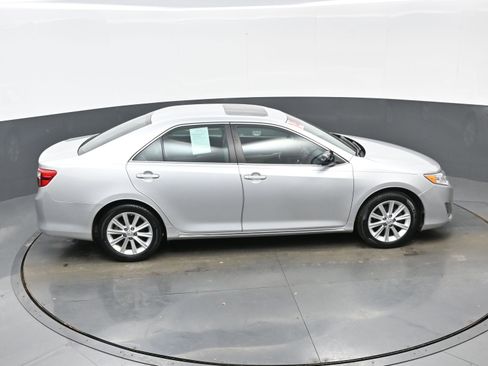Used 2014 Toyota Camry XLE image 38