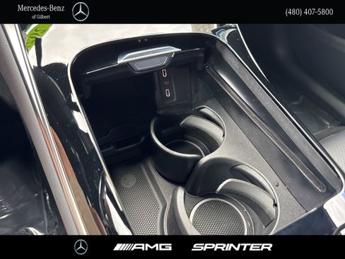 Used 2025 Mercedes-Benz GLC 300 image 27
