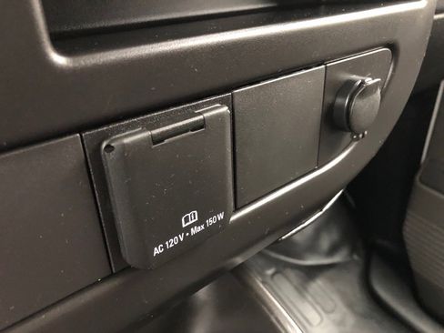 Used 2024 GMC Savana 2500 w/ Driver Convenience Package image 27