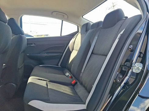 Used 2020 Nissan Versa SV image 10