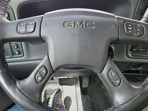 Used 2005 GMC Sierra 1500 SLE w/ Off-Road Package image 12