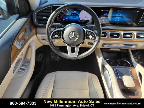 Used 2022 Mercedes-Benz GLE 350 4MATIC w/ 3rd Row Seat Package image 11