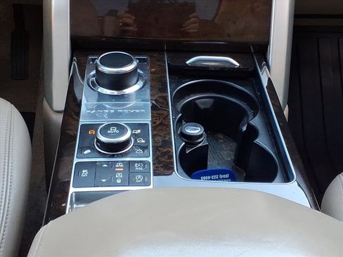 Used 2014 Land Rover Range Rover HSE image 7