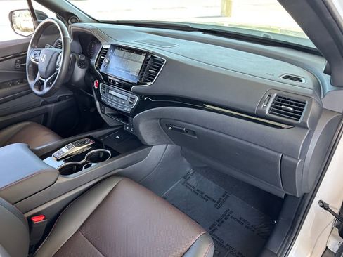 Used 2025 Honda Ridgeline Black Edition image 21
