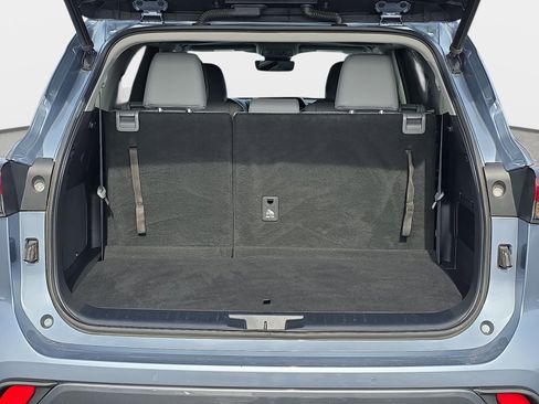 Used 2020 Toyota Highlander Limited image 13