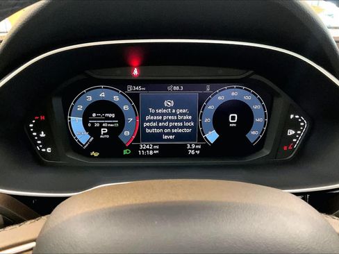 Certified 2025 Audi Q3 2.0T Premium Plus w/ Premium Plus Package AWD/4WD image 26