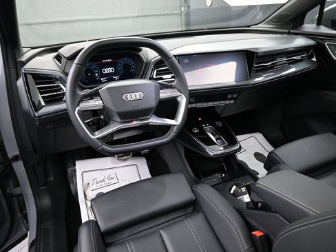Used 2025 Audi Q4 e-tron Premium Plus w/ Premium Plus image 10