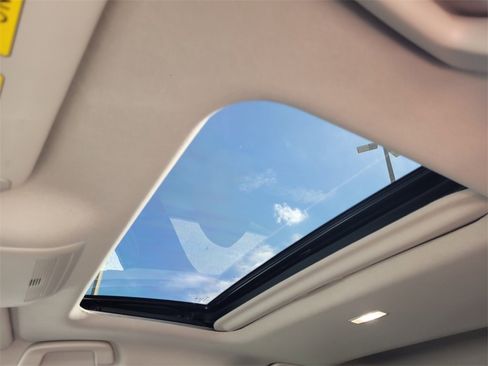 Certified 2023 MAZDA CX-30 AWD 2.5 S w/ Preferred Package image 4