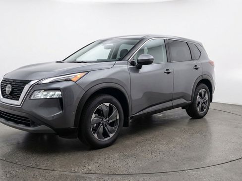 Used 2025 Nissan Rogue SV FWD image 3