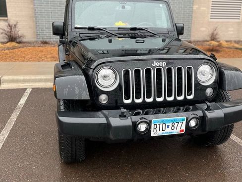 Used 2018 Jeep Wrangler Unlimited Sahara w/ Trailer Tow Group AWD/4WD image 2