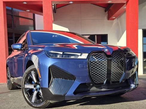 Used 2024 BMW iX xDrive50 w/ Sport Package image 12