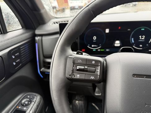 Used 2025 Hyundai Santa Fe Calligraphy image 27