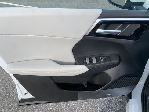 New 2025 Mitsubishi Outlander SE image 11