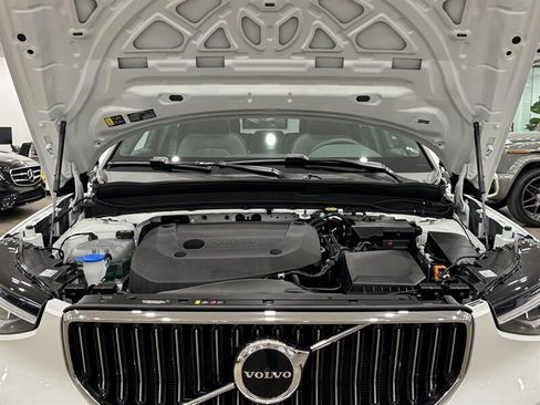 Used 2025 Volvo XC40 B5 Core image 45